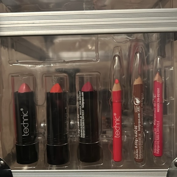 Make up kit - some pieces missing - Picture 5 of 6